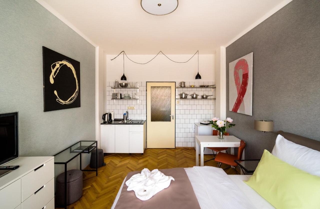 Michal&Michael'S Central Apartments ปราก ภายนอก รูปภาพ
