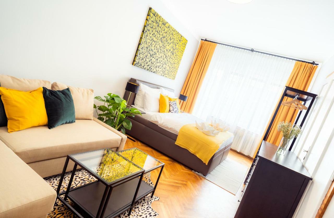 Michal&Michael'S Central Apartments ปราก ภายนอก รูปภาพ