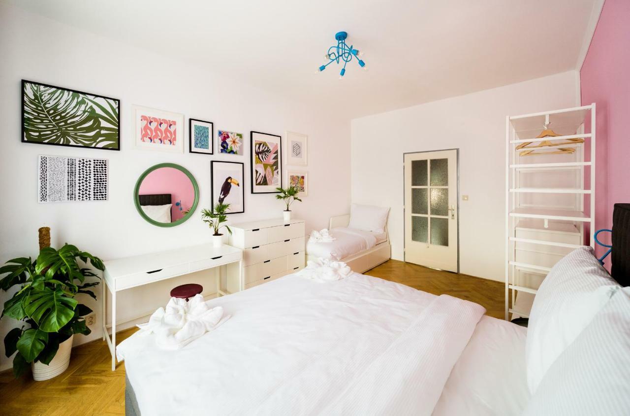 Michal&Michael'S Central Apartments ปราก ภายนอก รูปภาพ