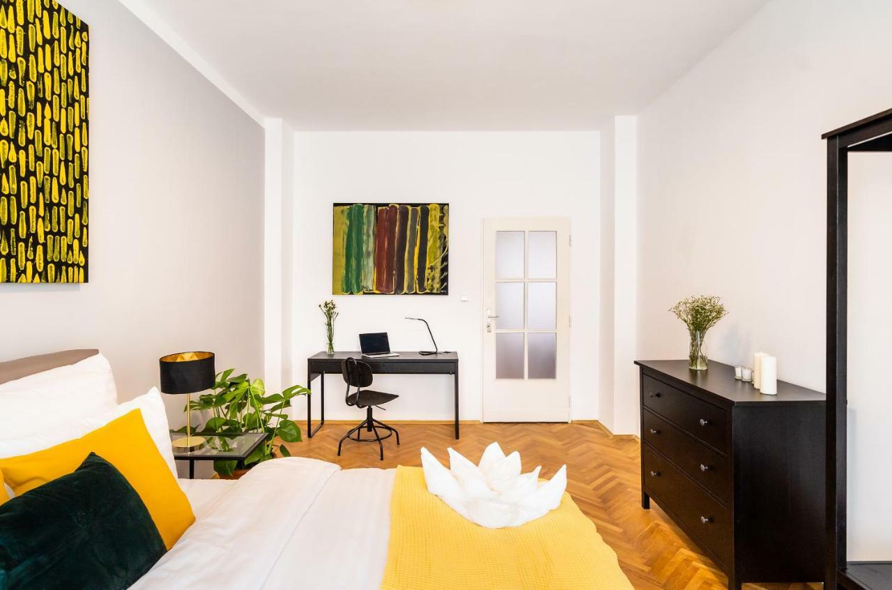 Michal&Michael'S Central Apartments ปราก ภายนอก รูปภาพ